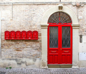 LA PORTA ROSSA